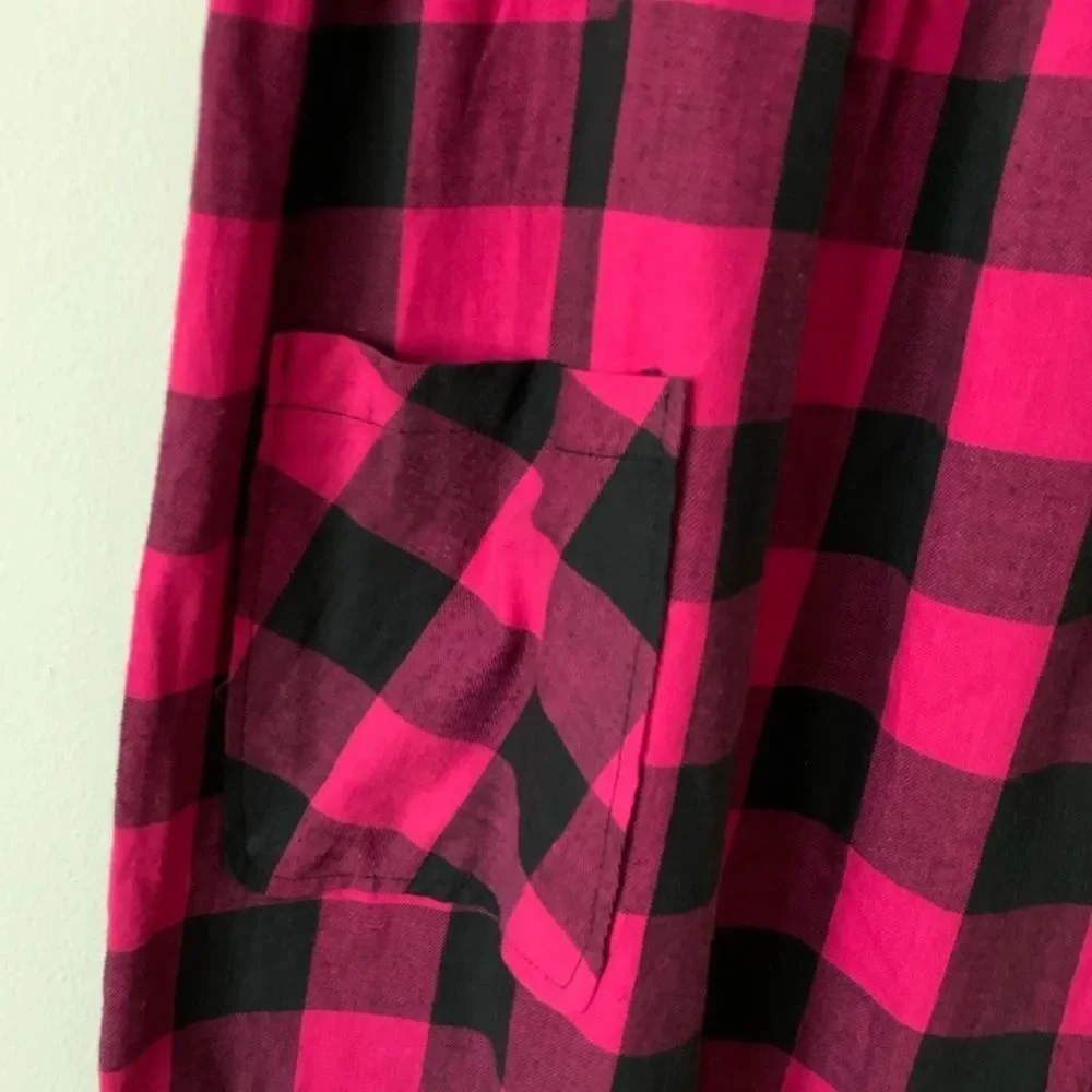 Pink Rose red/pink/black square sleeveless, pockets on the bottom, S girls)